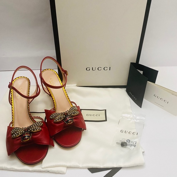 Gucci Shoes - GUCCI Nappa Charlotte Red Bee Bow Heel SIZE 5.5